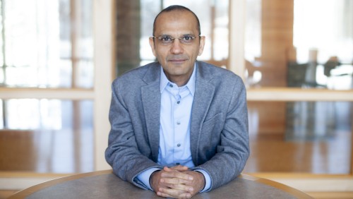vic mehra headshot
